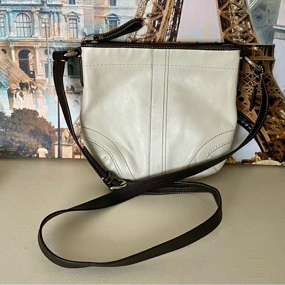 Coach Soho Vintage Ivory/Brown Leather Crossbody Bag Zip Closure Hang Tag 90's